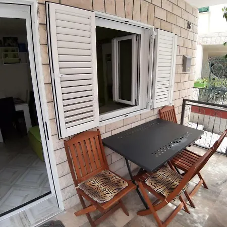 F&l Apartment Makarska