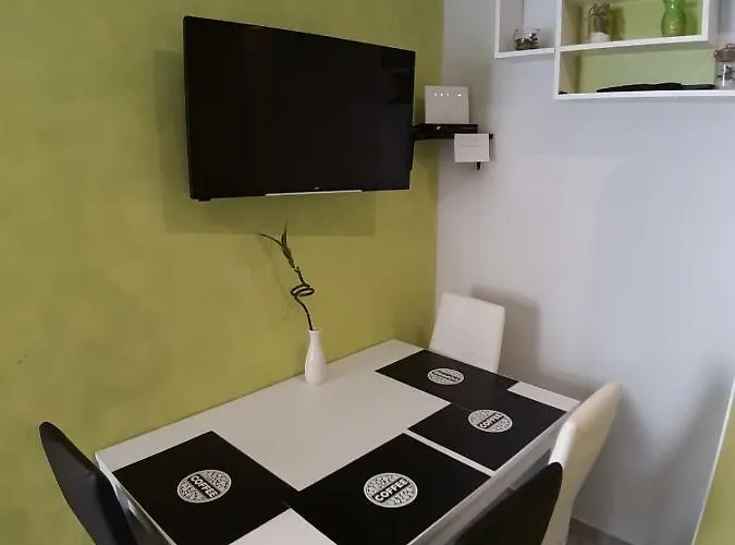 Apartment F&l Makarska